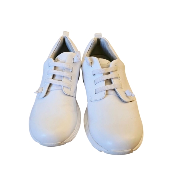 Align Nurse Mates Comfort Working Walking Slip On White Leather Shoes Size 9M - Picture 2 of 8